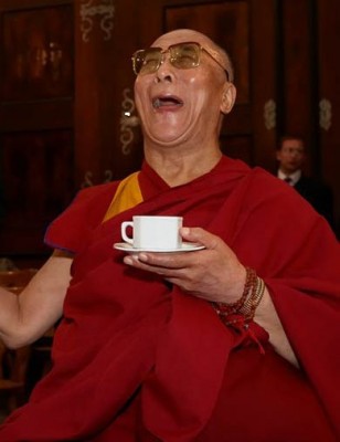 smějící se dalajláma.jpg
