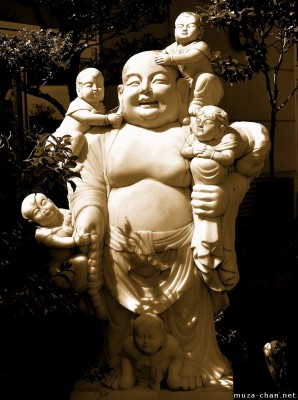 buddha_hotei-statue-near-kannon-sendai-big.jpg